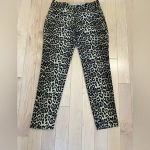 Fun animal print pants 🐅